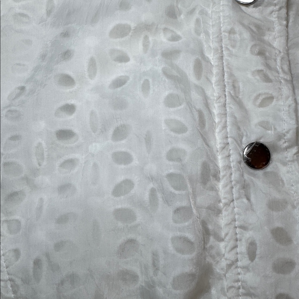 Chico’s White Eyelet Jacket Lightweight Snap Front Size Chico’s 1 US M - Picture 7 of 11